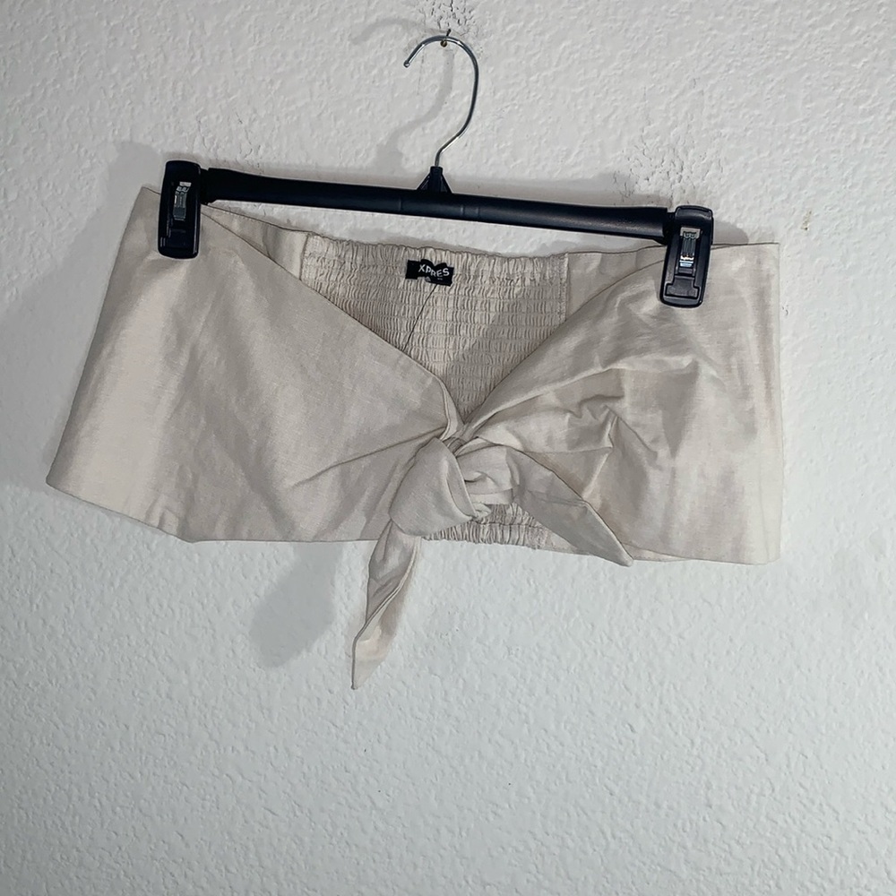 Express Linen-Blend Tie Front Bandeau Top. Summer vacation layering - Picture 2 of 6